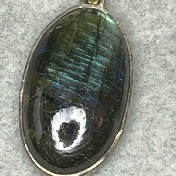 Labradorite Pendant - Picture 2 of 3